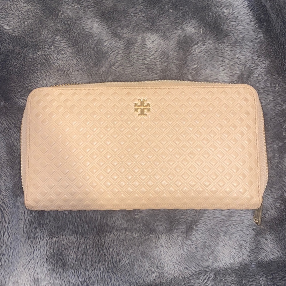 Tory Burch light pink wallet.